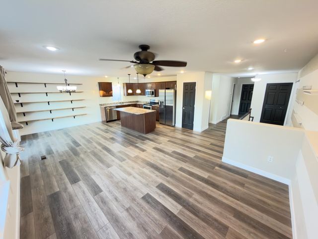 516 NW Forest Rd, Minot, ND 58701