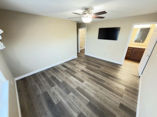 516 NW Forest Rd, Minot, ND 58701