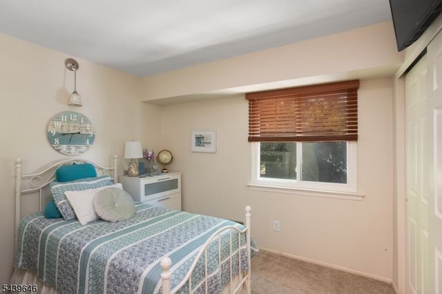 70 Haverhill Pl, Franklin Twp., NJ 08873