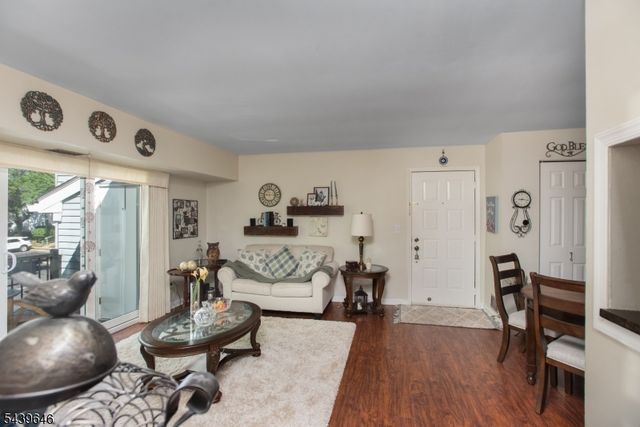 70 Haverhill Pl, Franklin Twp., NJ 08873