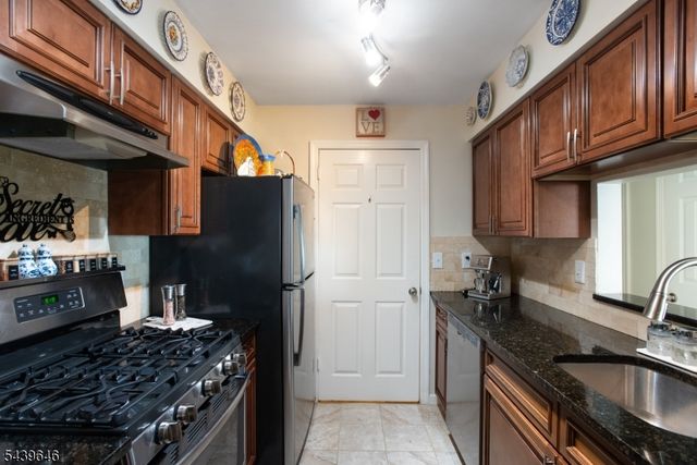 70 Haverhill Pl, Franklin Twp., NJ 08873