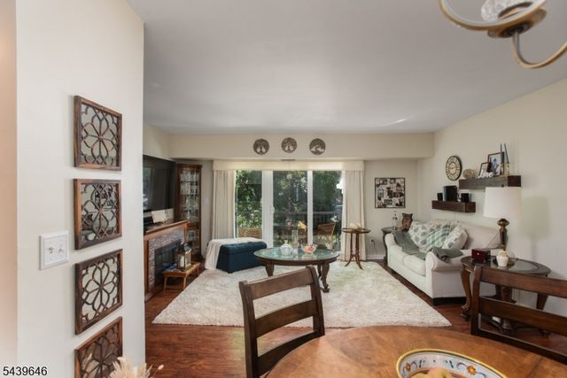 70 Haverhill Pl, Franklin Twp., NJ 08873