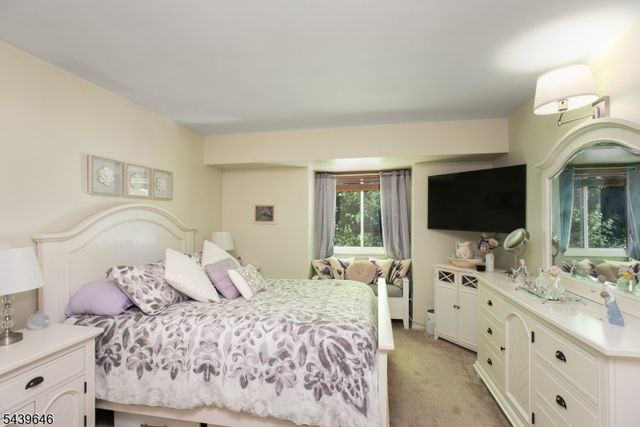 70 Haverhill Pl, Franklin Twp., NJ 08873
