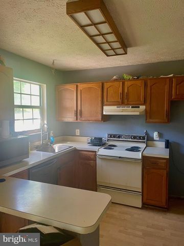 8563 CHRIS CT, Pasadena, MD 21122