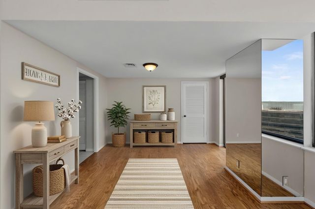 14 Greenway Plaza 17Q, Houston, TX 77046