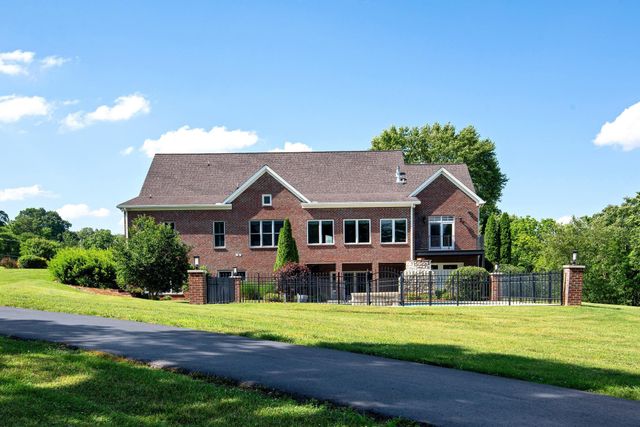 2701 Owl Hollow Rd, Franklin, TN 37064