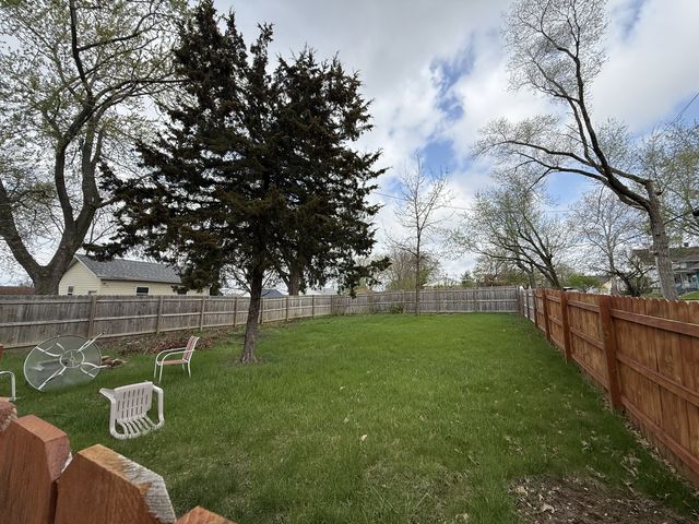 216 E Illinois Avenue, Aurora, IL 60505