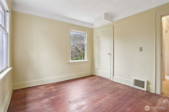 3513 NE 187th Court, Lake Forest Park, WA 98155