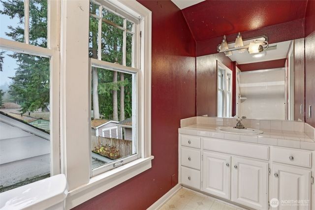 3513 NE 187th Court, Lake Forest Park, WA 98155