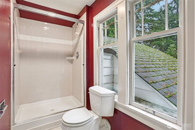 3513 NE 187th Court, Lake Forest Park, WA 98155