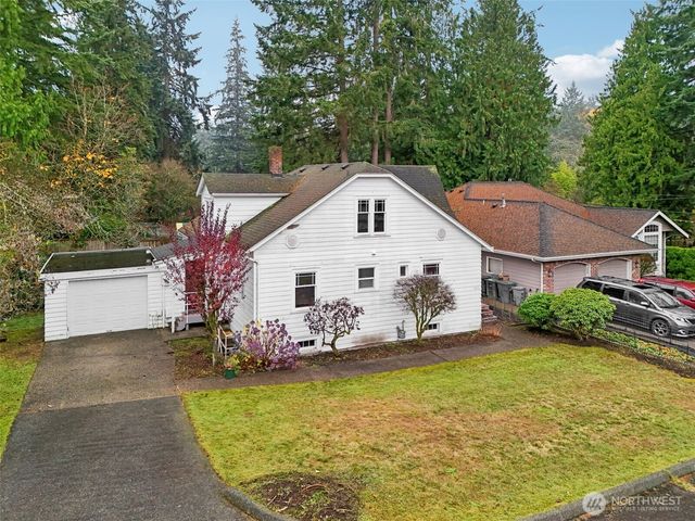 3513 NE 187th Court, Lake Forest Park, WA 98155