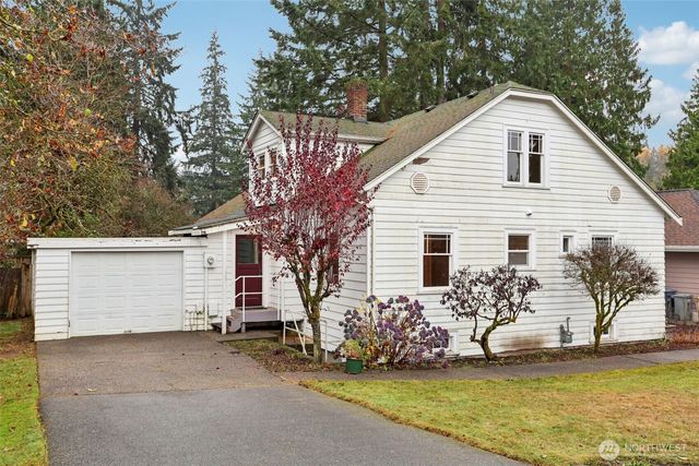 3513 NE 187th Court, Lake Forest Park, WA 98155