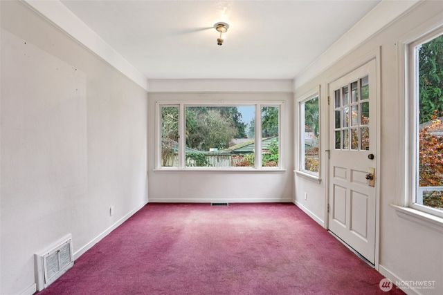 3513 NE 187th Court, Lake Forest Park, WA 98155