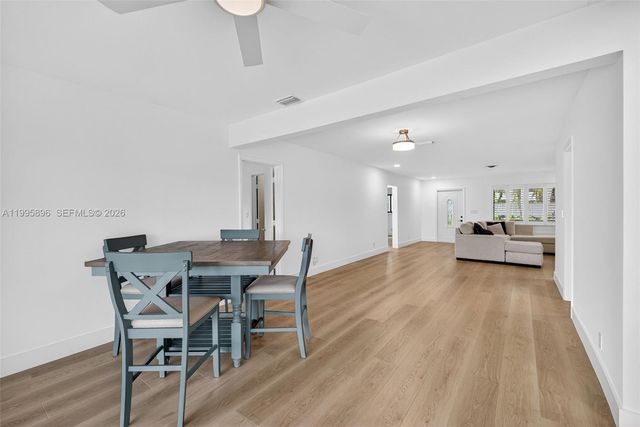 2481 SE 15th St, Pompano Beach, FL 33062