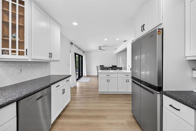 2481 SE 15th St, Pompano Beach, FL 33062