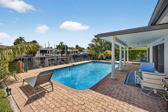 2481 SE 15th St, Pompano Beach, FL 33062