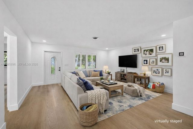 2481 SE 15th St, Pompano Beach, FL 33062