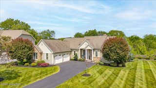 19 Hidden Farm Lane, Halfmoon, NY 12118
