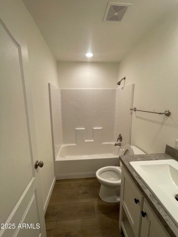 5201 W CAMELBACK Road H236, Phoenix, AZ 85031