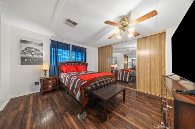 1525 W Oakland Avenue 24, Hemet, CA 92543