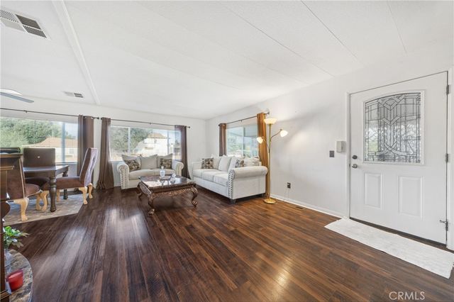 1525 W Oakland Avenue 24, Hemet, CA 92543
