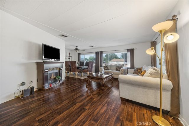 1525 W Oakland Avenue 24, Hemet, CA 92543