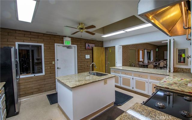 1525 W Oakland Avenue 24, Hemet, CA 92543