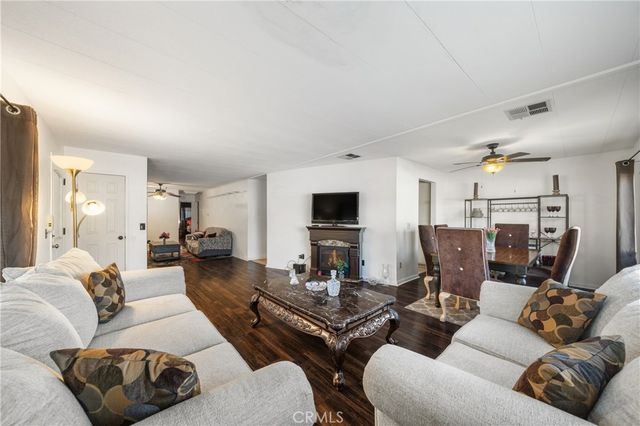 1525 W Oakland Avenue 24, Hemet, CA 92543