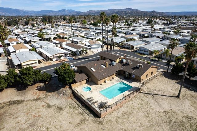 1525 W Oakland Avenue 24, Hemet, CA 92543
