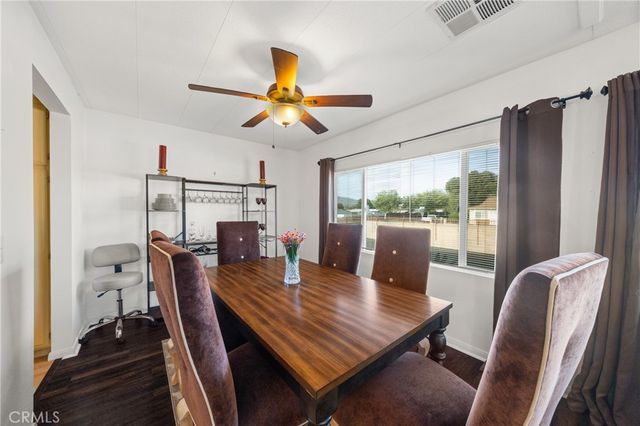 1525 W Oakland Avenue 24, Hemet, CA 92543