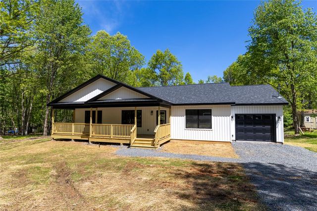 103 Burnshaw Lane, Penn Forest Twp, PA 18210