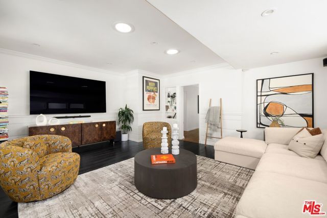 624 N Highland Avenue, Los Angeles, CA 90036