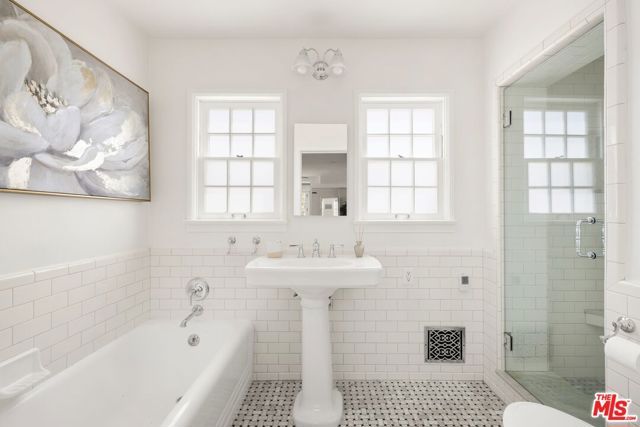 624 N Highland Avenue, Los Angeles, CA 90036