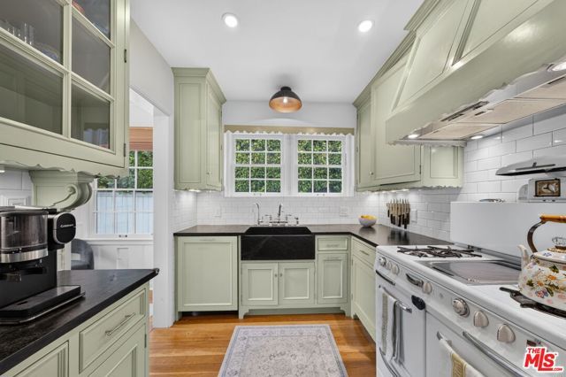 624 N Highland Avenue, Los Angeles, CA 90036