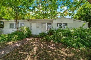 9280 Nautilus Dr, Cutler Bay, FL 33189