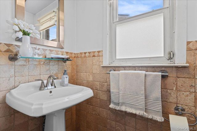 3132 Ampere Avenue, Bronx, NY 10465