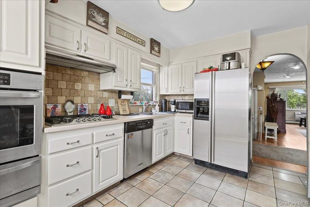 3132 Ampere Avenue, Bronx, NY 10465