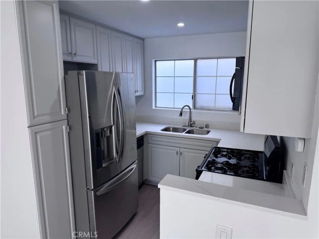 5515 Canoga Avenue 221, Woodland Hills, CA 91367