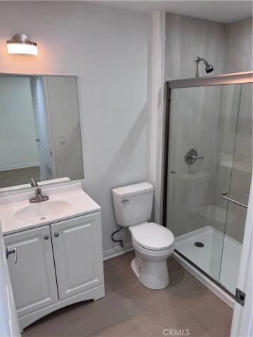 5515 Canoga Avenue 221, Woodland Hills, CA 91367