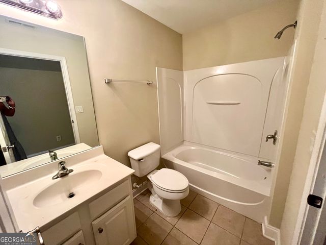 120 Cottage Club Drive, Locust Grove, GA 30248