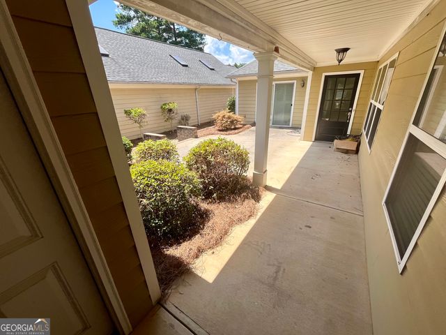 120 Cottage Club Drive, Locust Grove, GA 30248