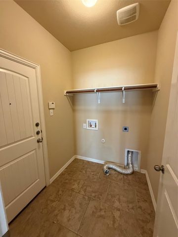 2204 Tranquility LN, Pflugerville, TX 78660