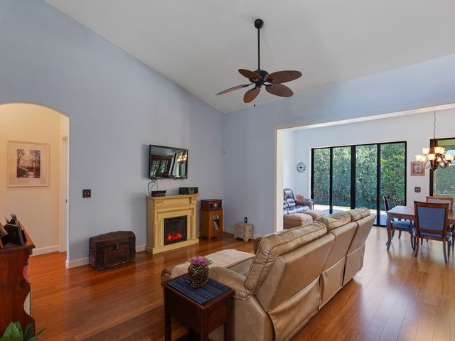 7350 30th Court, Vero Beach, FL 32967