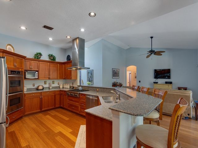 7350 30th Court, Vero Beach, FL 32967