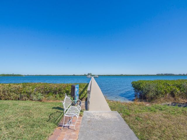 7350 30th Court, Vero Beach, FL 32967