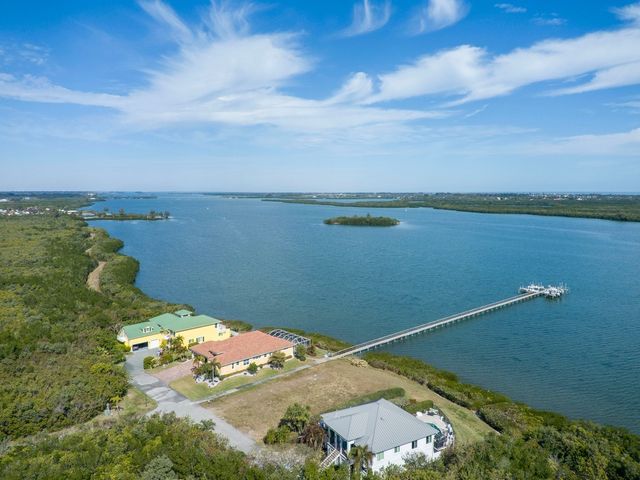 7350 30th Court, Vero Beach, FL 32967