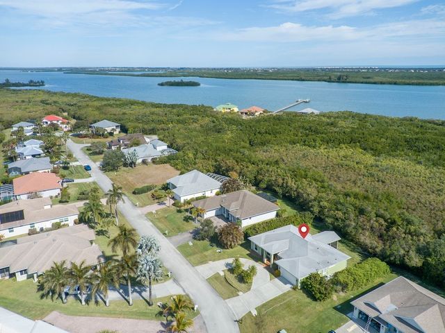 7350 30th Court, Vero Beach, FL 32967