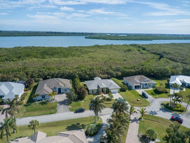 7350 30th Court, Vero Beach, FL 32967