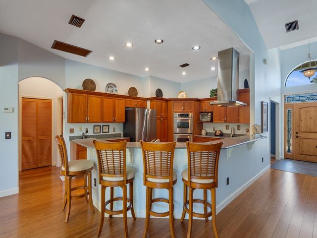 7350 30th Court, Vero Beach, FL 32967