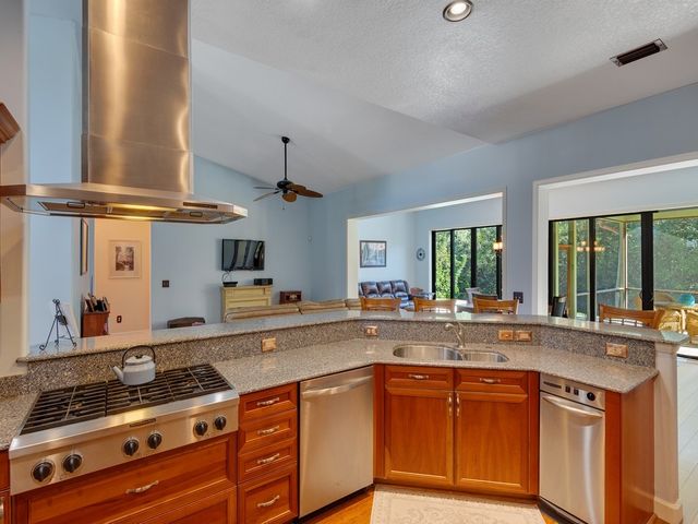 7350 30th Court, Vero Beach, FL 32967